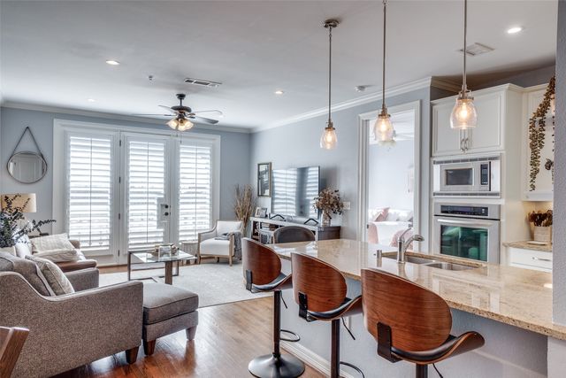 8616 Turtle Creek Boulevard 319, Dallas, TX 75225