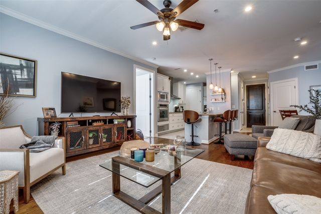 8616 Turtle Creek Boulevard 319, Dallas, TX 75225