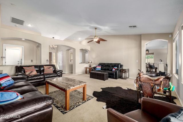 31267 N SADDLEBAG Lane, San Tan Valley, AZ 85143