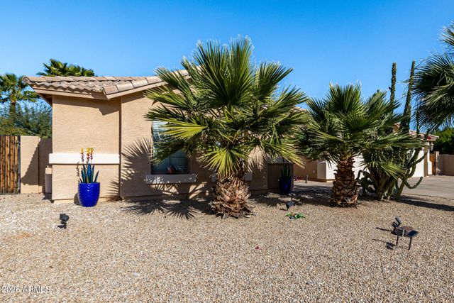 31267 N SADDLEBAG Lane, San Tan Valley, AZ 85143