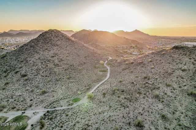 31267 N SADDLEBAG Lane, San Tan Valley, AZ 85143