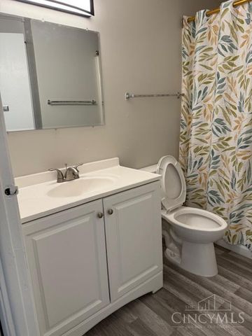 5077 Queenswood, West Chester, OH 45011