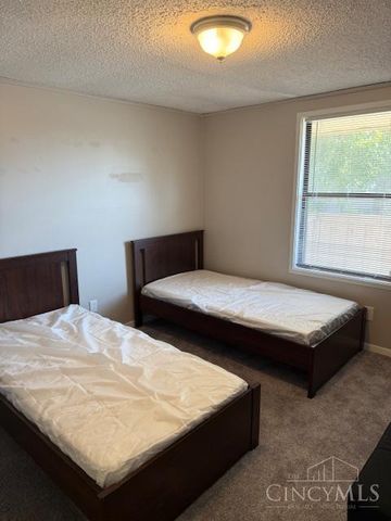 5077 Queenswood, West Chester, OH 45011