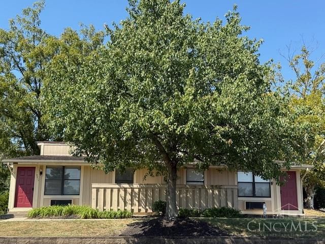 5077 Queenswood, West Chester, OH 45011