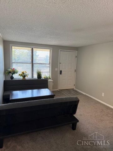 5077 Queenswood, West Chester, OH 45011