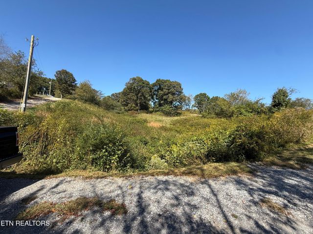 426 Foster Rd, Lenoir City, TN 37771