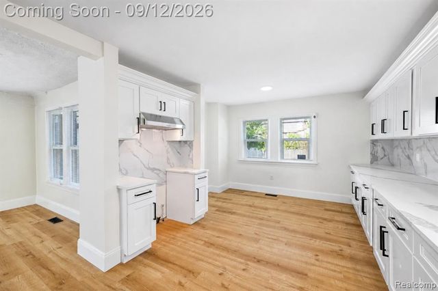 17545 Pennington Drive, Detroit, MI 48221