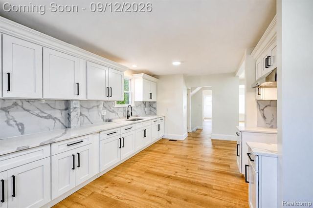 17545 Pennington Drive, Detroit, MI 48221
