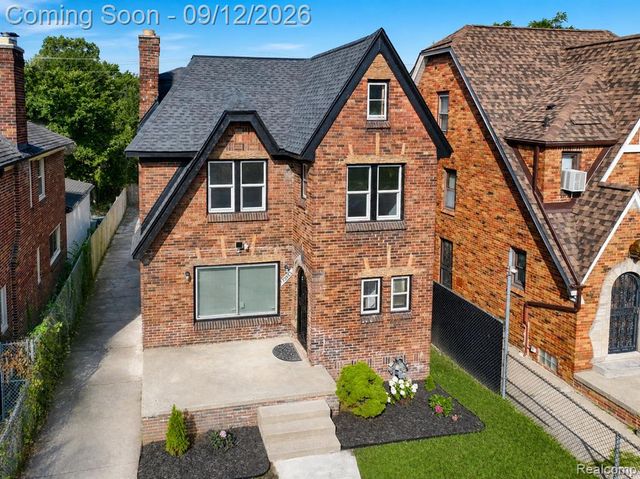 17545 Pennington Drive, Detroit, MI 48221