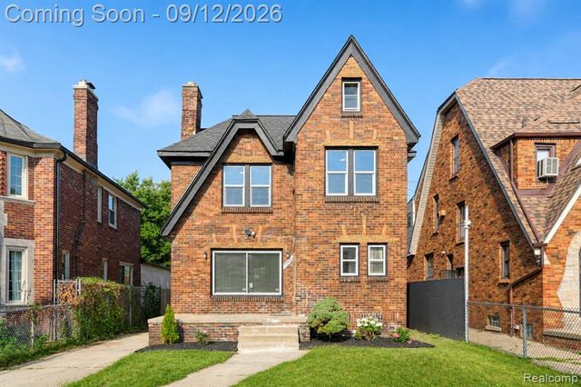 17545 Pennington Drive, Detroit, MI 48221