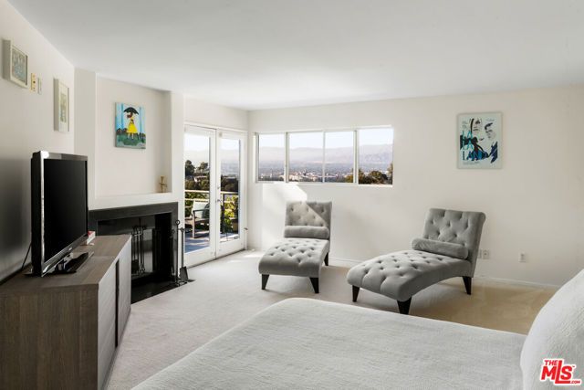 7265 Caverna Drive, Los Angeles, CA 90068