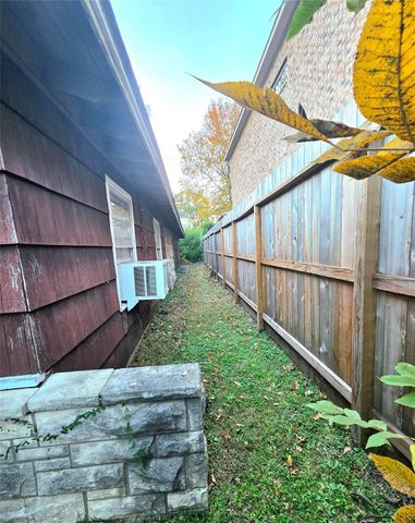 851 Jaquet Drive, Bellaire, TX 77401