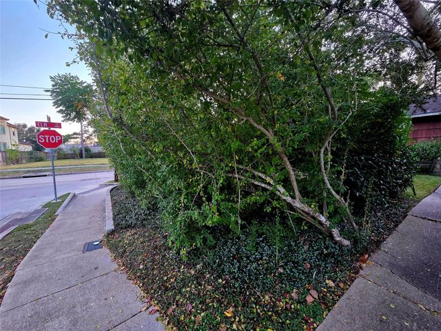 851 Jaquet Drive, Bellaire, TX 77401