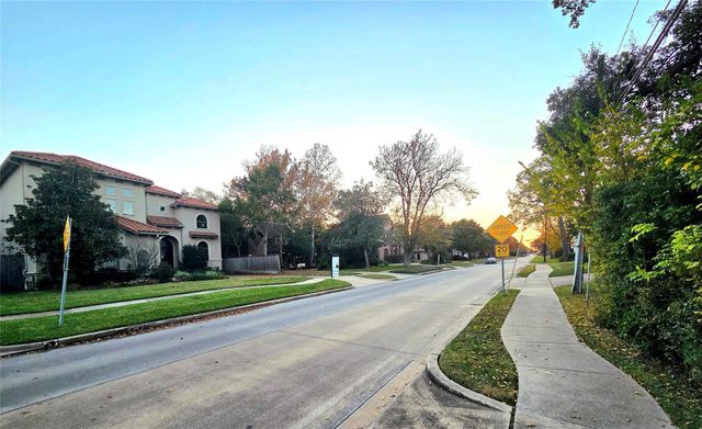 851 Jaquet Drive, Bellaire, TX 77401