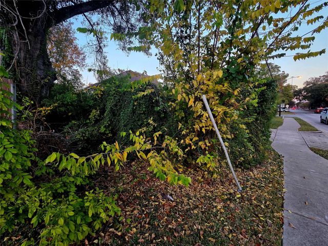 851 Jaquet Drive, Bellaire, TX 77401