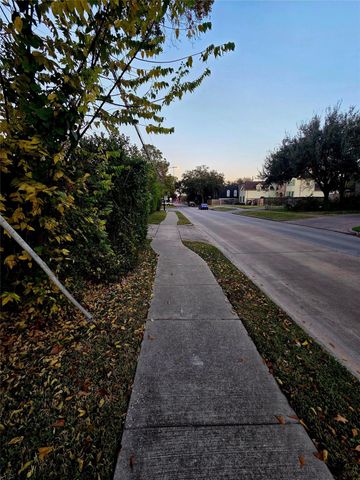 851 Jaquet Drive, Bellaire, TX 77401