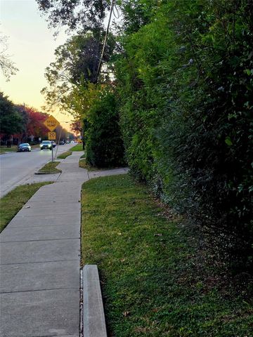 851 Jaquet Drive, Bellaire, TX 77401