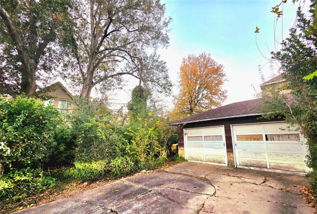 851 Jaquet Drive, Bellaire, TX 77401