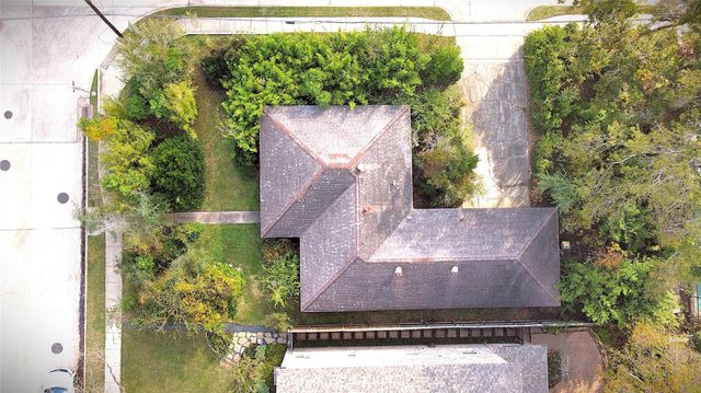 851 Jaquet Drive, Bellaire, TX 77401