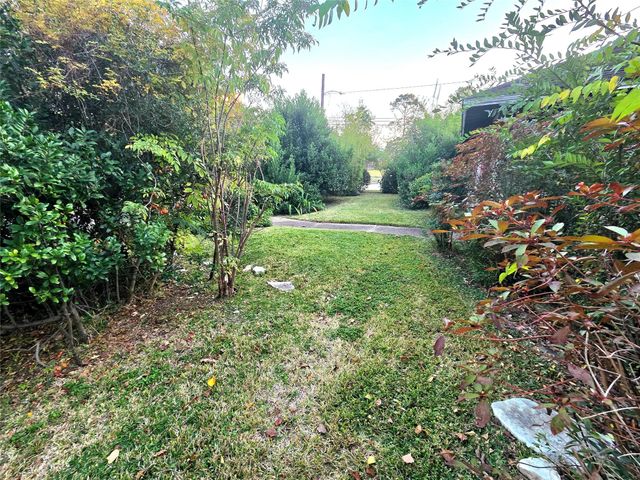 851 Jaquet Drive, Bellaire, TX 77401