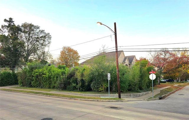 851 Jaquet Drive, Bellaire, TX 77401