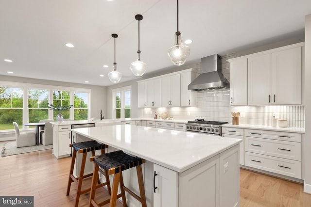 16054 KEYMER HILL CT, Hamilton, VA 20158