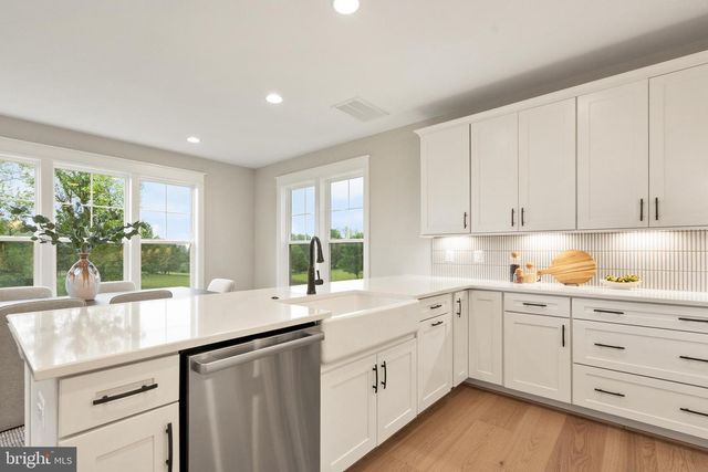 16054 KEYMER HILL CT, Hamilton, VA 20158