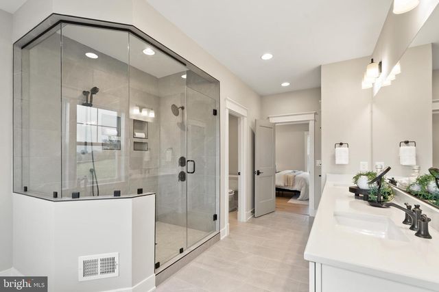 16054 KEYMER HILL CT, Hamilton, VA 20158