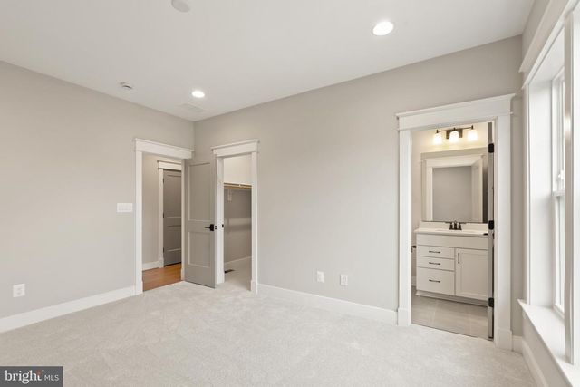 16054 KEYMER HILL CT, Hamilton, VA 20158