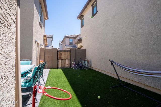 16425 W LATHAM Street, Goodyear, AZ 85338