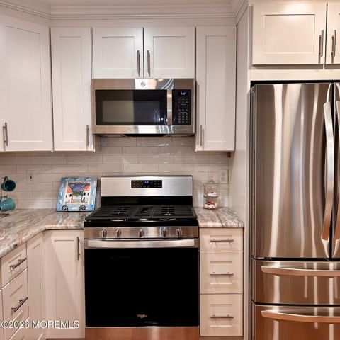 24 Edinburgh Drive 24A, Monroe, NJ 08831