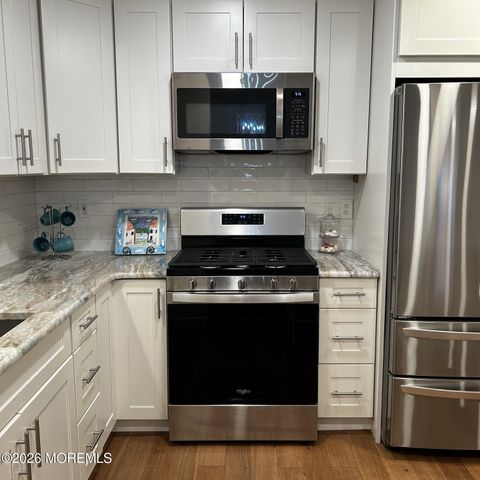 24 Edinburgh Drive 24A, Monroe, NJ 08831