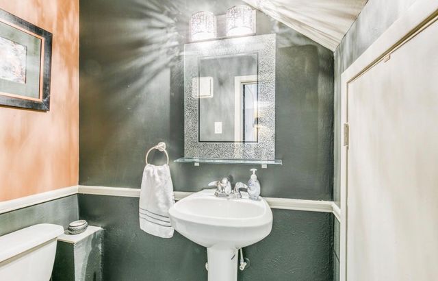 5030 Lahoma Street, Dallas, TX 75235