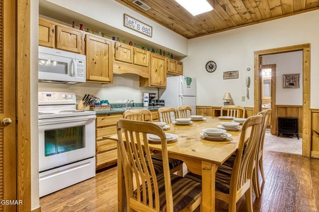 679 Eagles Boulevard Way, Pigeon Forge, TN 37863