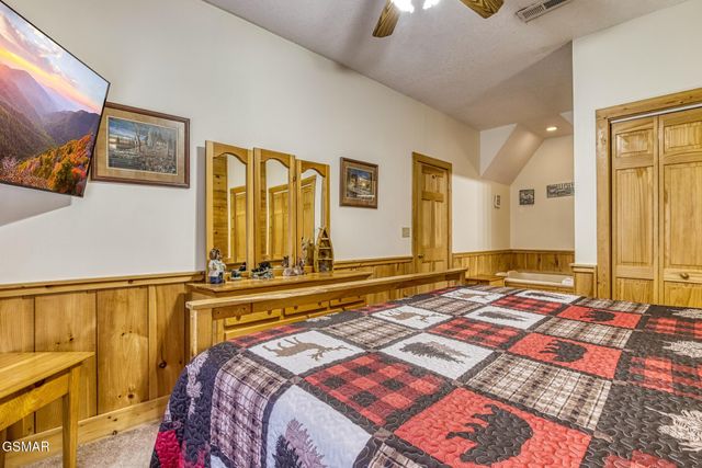 679 Eagles Boulevard Way, Pigeon Forge, TN 37863
