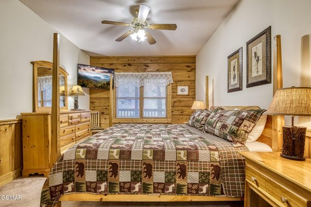 679 Eagles Boulevard Way, Pigeon Forge, TN 37863