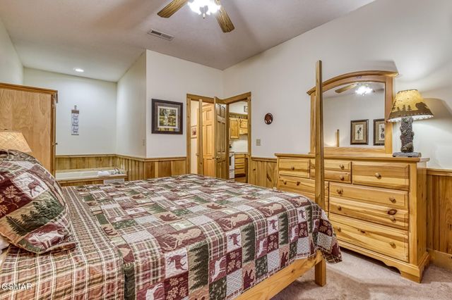 679 Eagles Boulevard Way, Pigeon Forge, TN 37863