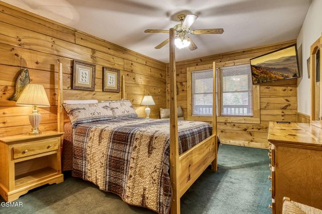 679 Eagles Boulevard Way, Pigeon Forge, TN 37863