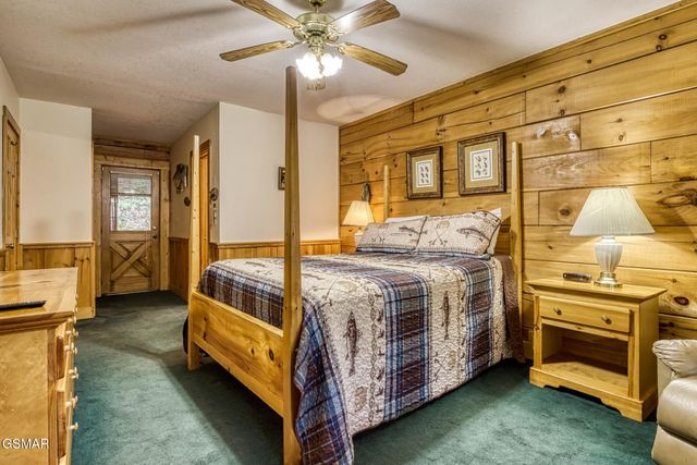 679 Eagles Boulevard Way, Pigeon Forge, TN 37863