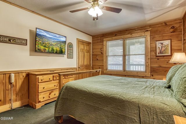 679 Eagles Boulevard Way, Pigeon Forge, TN 37863