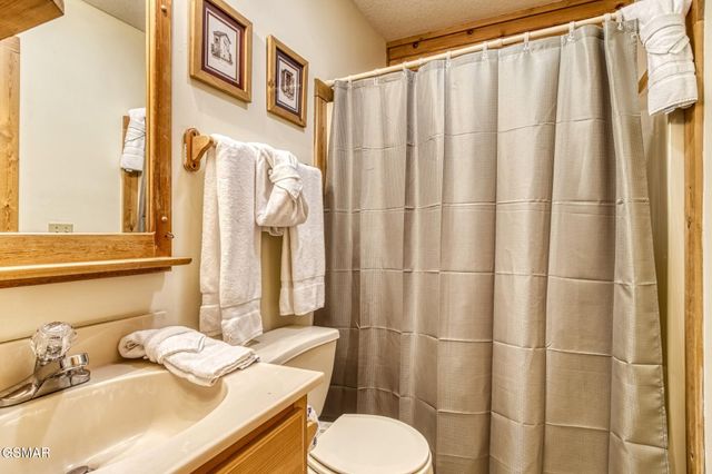 679 Eagles Boulevard Way, Pigeon Forge, TN 37863