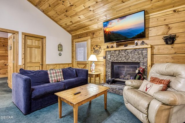 679 Eagles Boulevard Way, Pigeon Forge, TN 37863