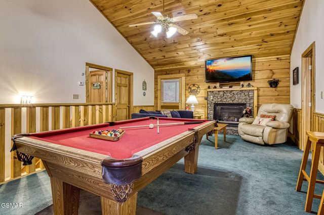 679 Eagles Boulevard Way, Pigeon Forge, TN 37863