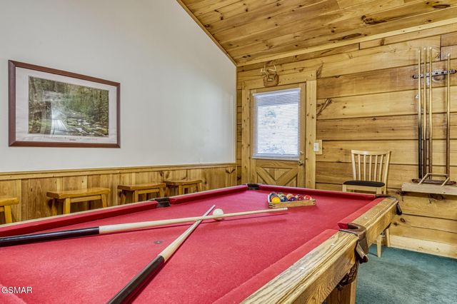 679 Eagles Boulevard Way, Pigeon Forge, TN 37863