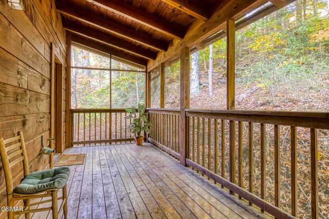 679 Eagles Boulevard Way, Pigeon Forge, TN 37863