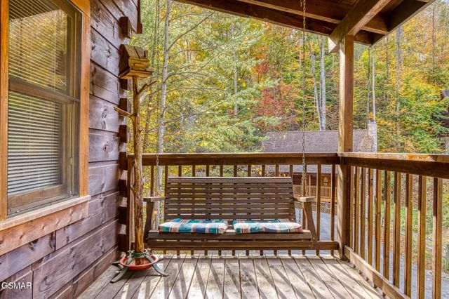 679 Eagles Boulevard Way, Pigeon Forge, TN 37863