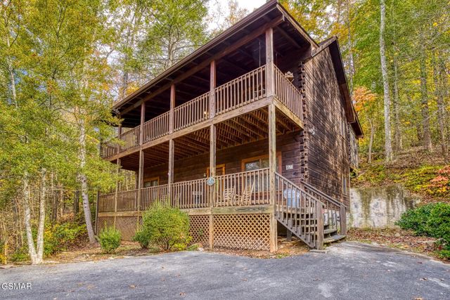 679 Eagles Boulevard Way, Pigeon Forge, TN 37863