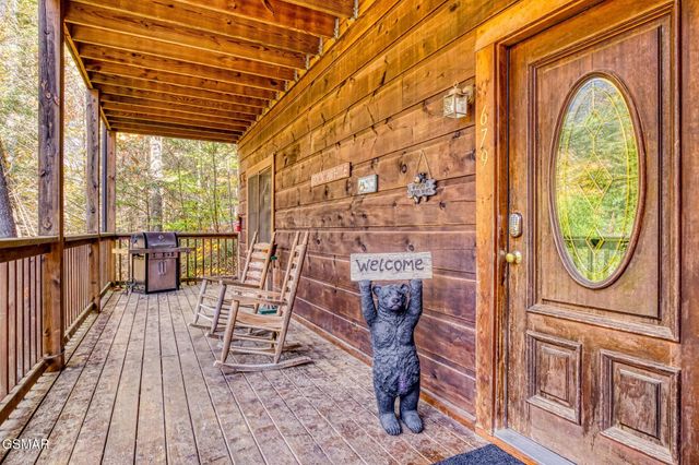 679 Eagles Boulevard Way, Pigeon Forge, TN 37863