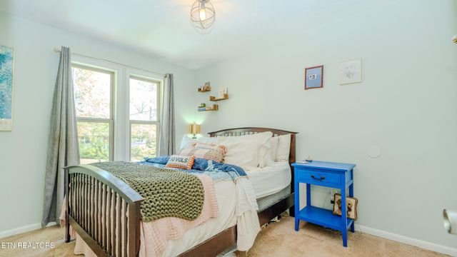 6608 Rockbridge Lane, Knoxville, TN 37921