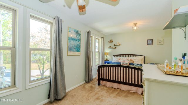 6608 Rockbridge Lane, Knoxville, TN 37921